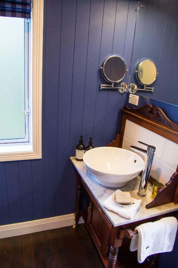 The Boat House Studio ไทรัว ภายนอก รูปภาพ